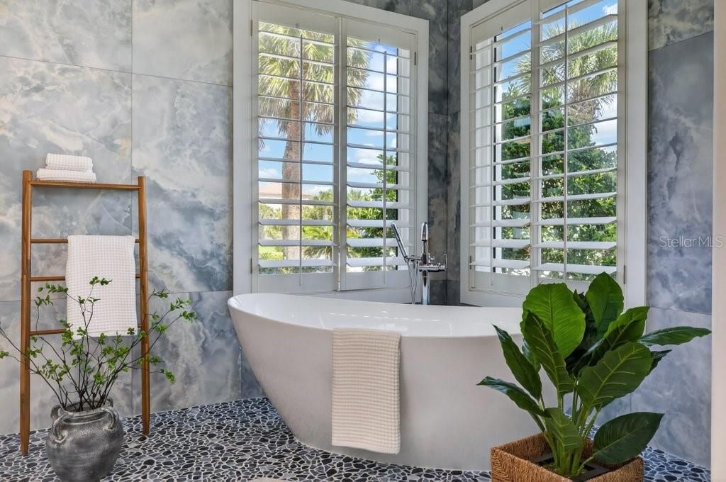 En Venta: $3,679,000 (5 camas, 4 baños, 4718 Pies cuadrados)