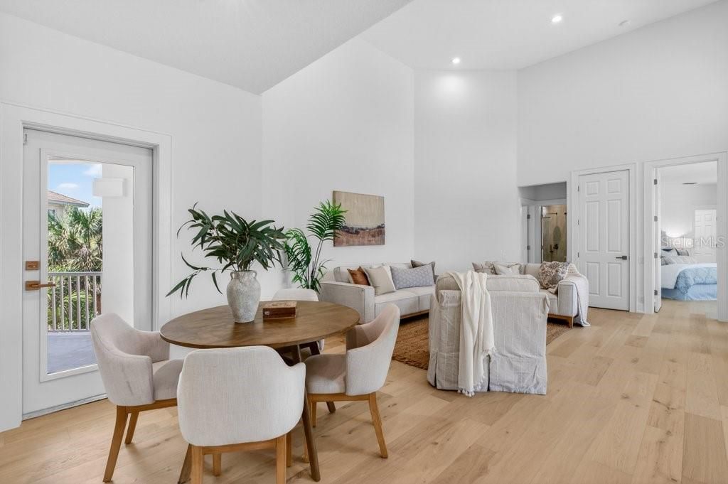 En Venta: $3,679,000 (5 camas, 4 baños, 4718 Pies cuadrados)