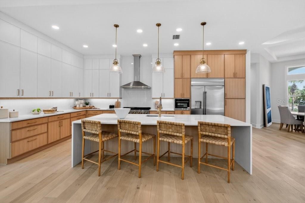 En Venta: $3,679,000 (5 camas, 4 baños, 4718 Pies cuadrados)