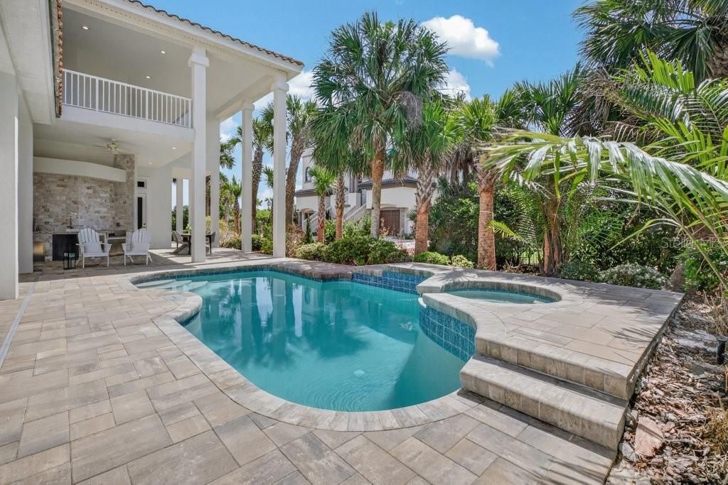 En Venta: $3,679,000 (5 camas, 4 baños, 4718 Pies cuadrados)