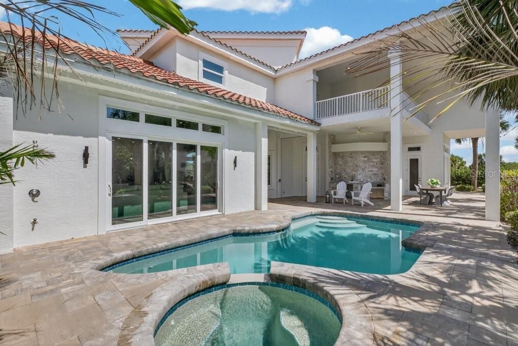 En Venta: $3,679,000 (5 camas, 4 baños, 4718 Pies cuadrados)