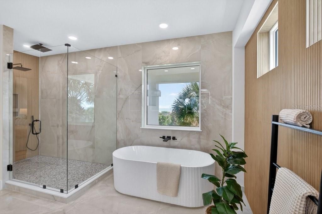 En Venta: $3,679,000 (5 camas, 4 baños, 4718 Pies cuadrados)