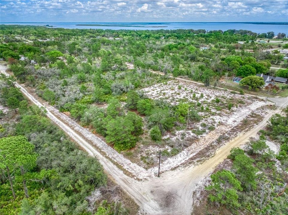 На продажу: $27,900 (0.52 acres)