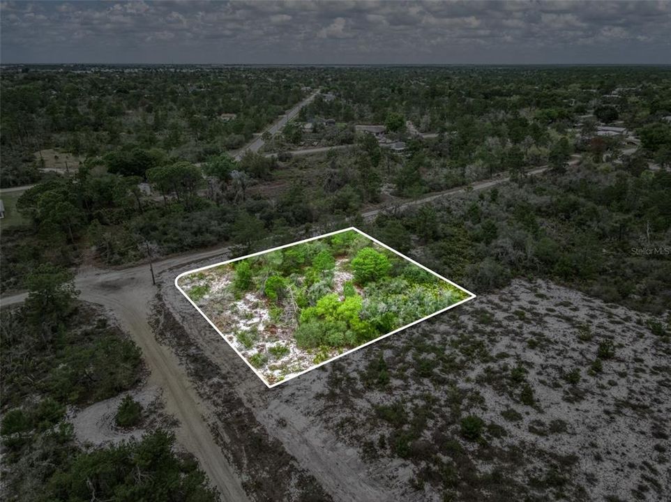 На продажу: $27,900 (0.52 acres)