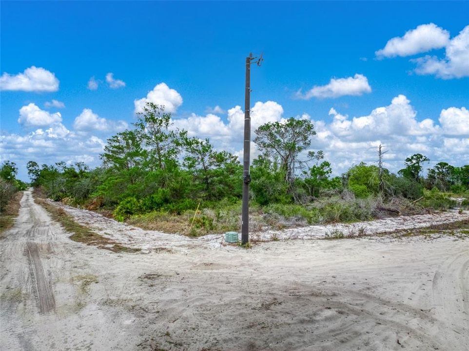 На продажу: $27,900 (0.52 acres)