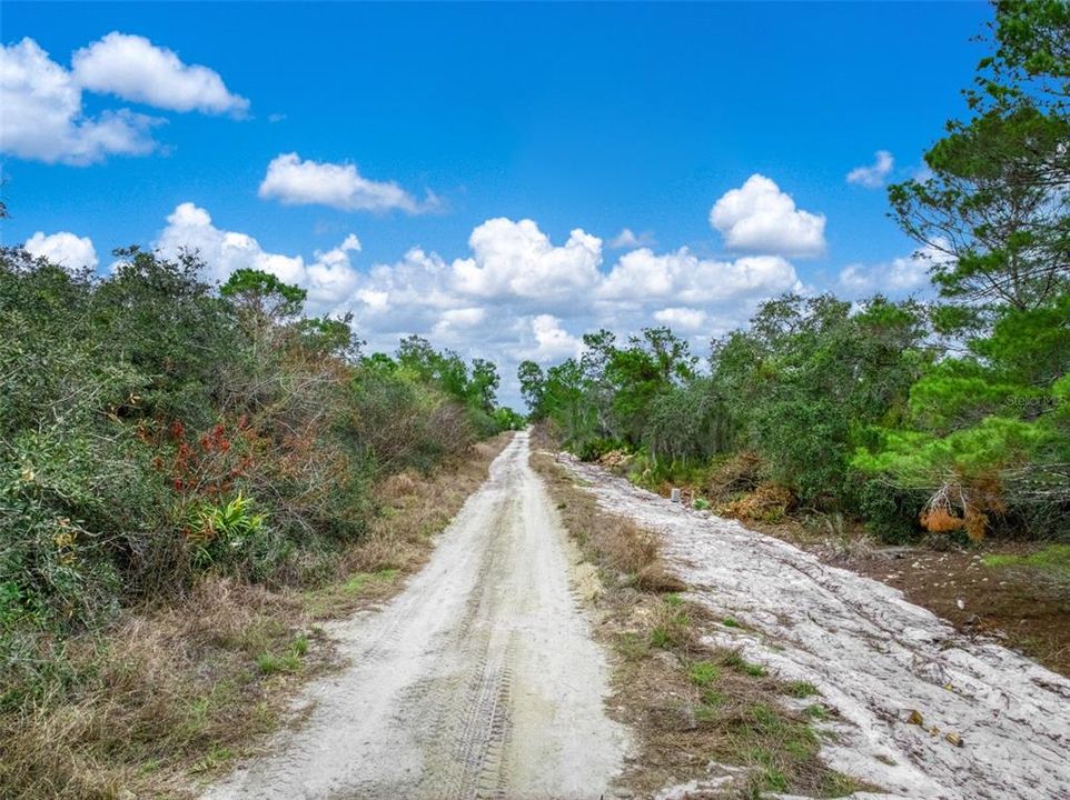 На продажу: $27,900 (0.52 acres)