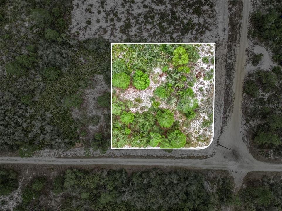 На продажу: $27,900 (0.52 acres)