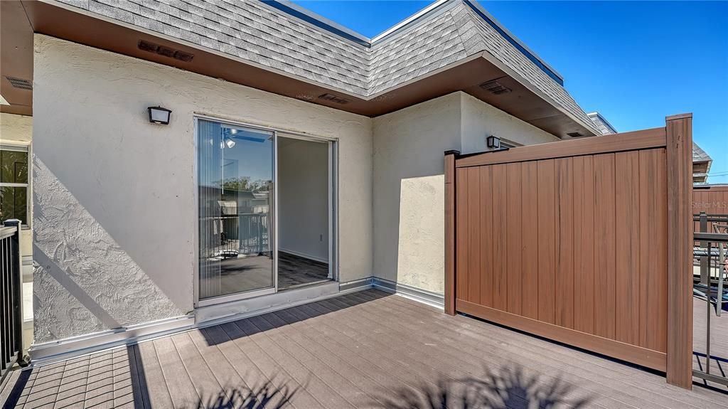Active With Contract: $194,990 (3 beds, 2 baths, 1293 Square Feet)