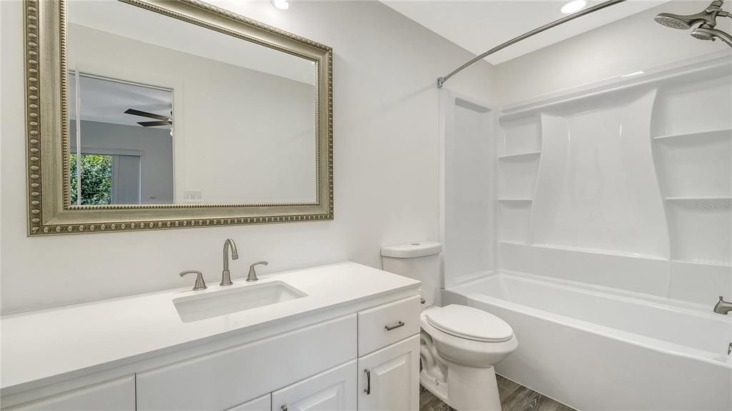 Active With Contract: $194,990 (3 beds, 2 baths, 1293 Square Feet)
