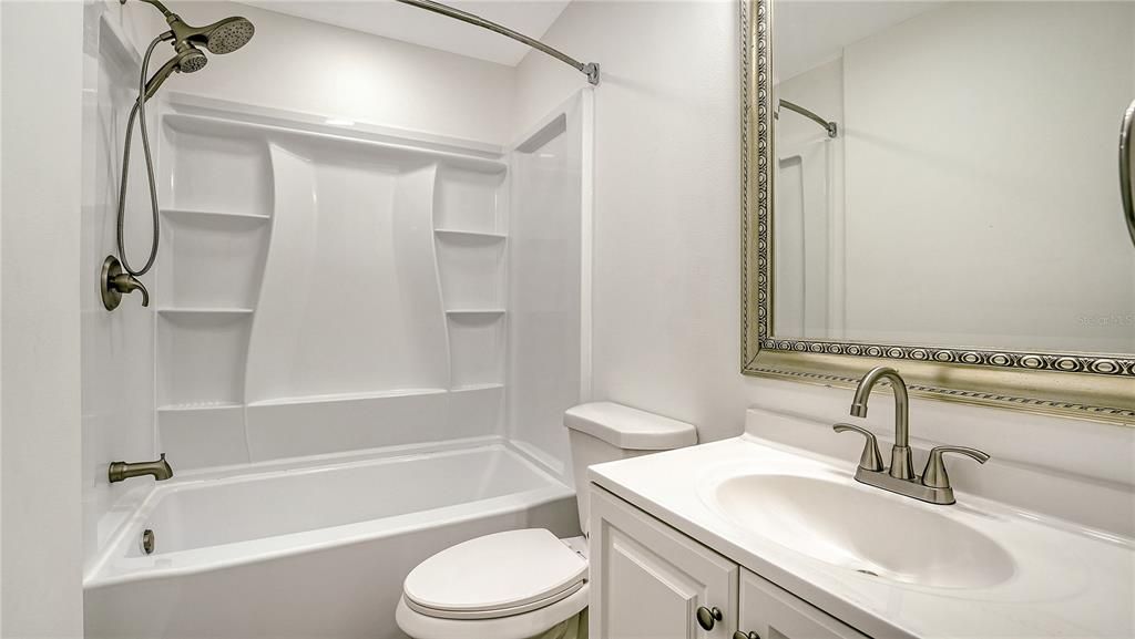 Active With Contract: $194,990 (3 beds, 2 baths, 1293 Square Feet)