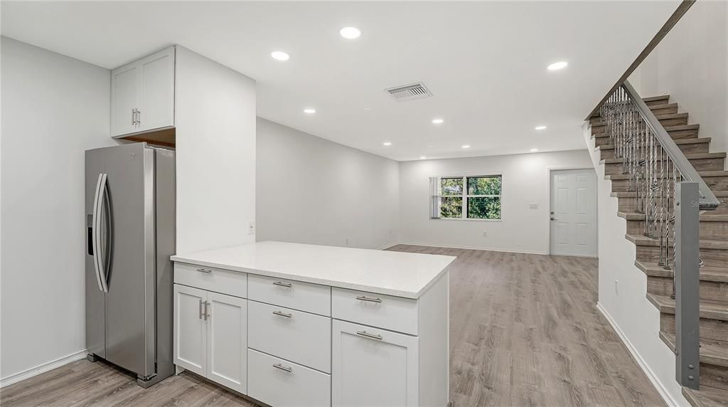 Active With Contract: $194,990 (3 beds, 2 baths, 1293 Square Feet)