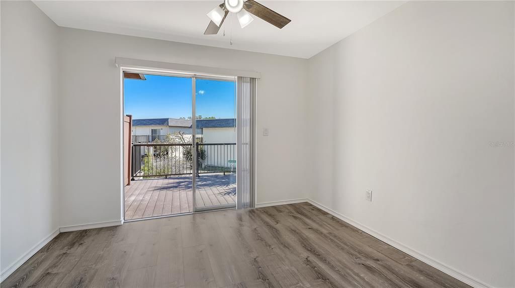 Active With Contract: $194,990 (3 beds, 2 baths, 1293 Square Feet)