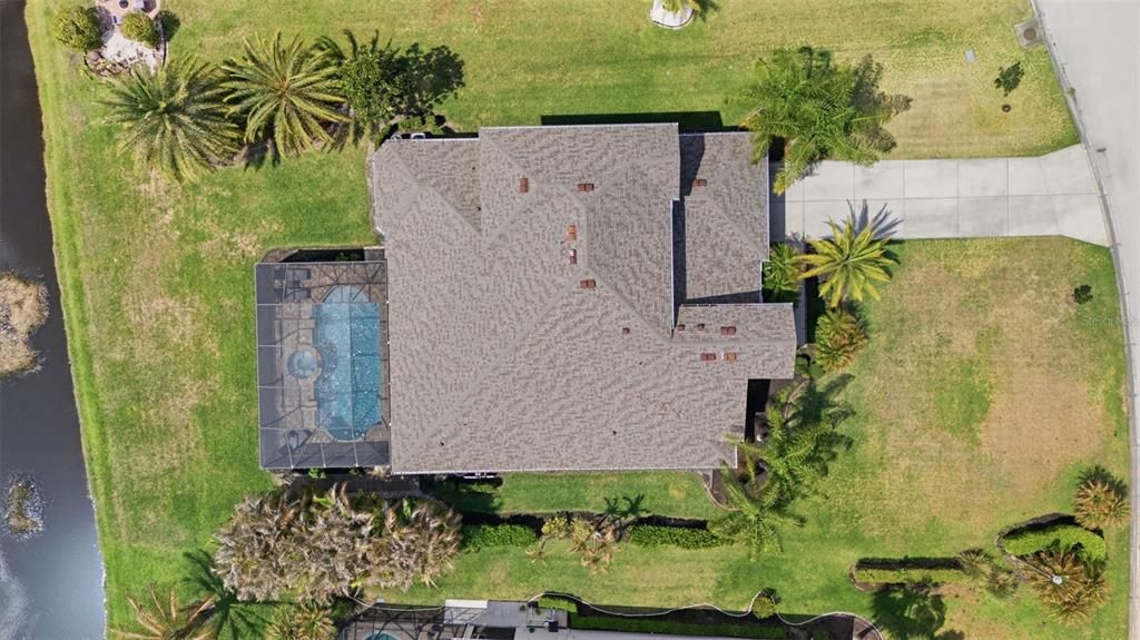 Activo con contrato: $1,020,000 (4 camas, 4 baños, 3710 Pies cuadrados)