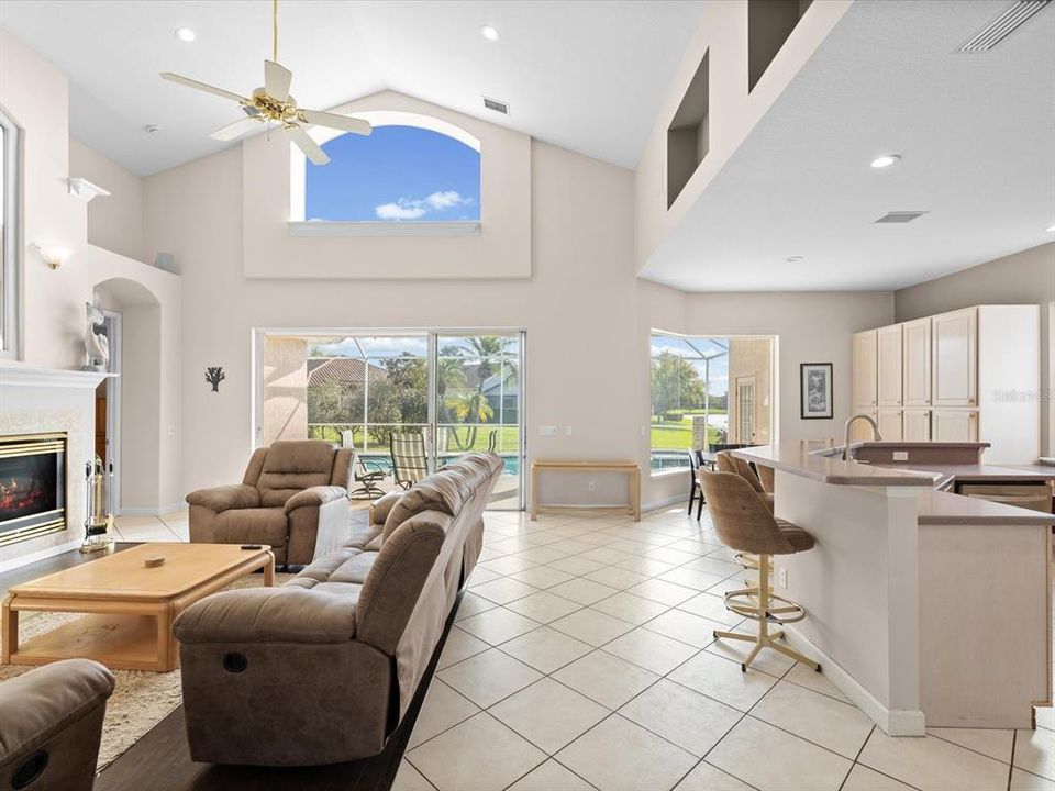 En Venta: $999,000 (5 camas, 3 baños, 3354 Pies cuadrados)
