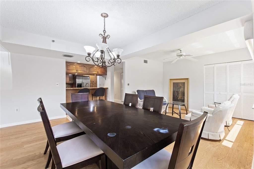 Activo con contrato: $749,000 (2 camas, 2 baños, 1533 Pies cuadrados)