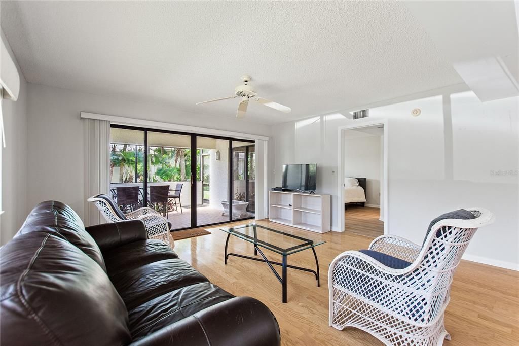 Activo con contrato: $749,000 (2 camas, 2 baños, 1533 Pies cuadrados)