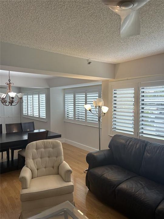 Activo con contrato: $749,000 (2 camas, 2 baños, 1533 Pies cuadrados)