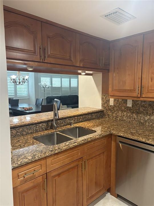 Activo con contrato: $749,000 (2 camas, 2 baños, 1533 Pies cuadrados)