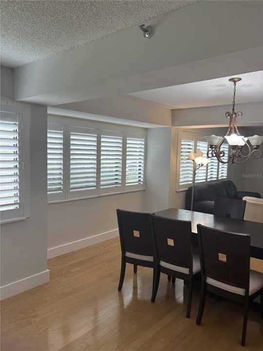 Activo con contrato: $749,000 (2 camas, 2 baños, 1533 Pies cuadrados)