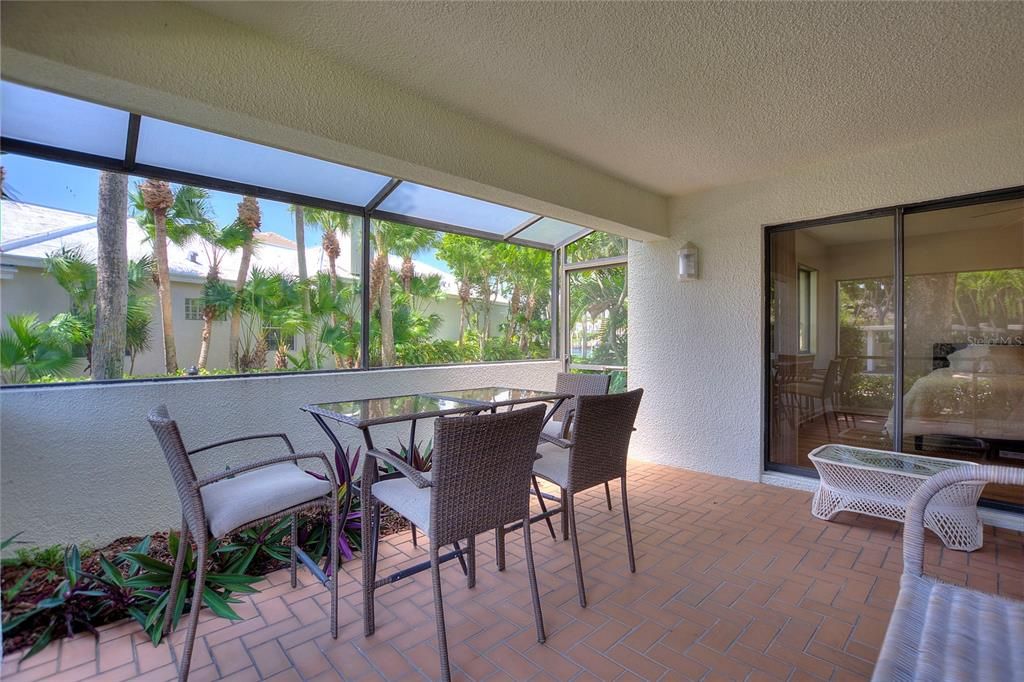 Activo con contrato: $749,000 (2 camas, 2 baños, 1533 Pies cuadrados)