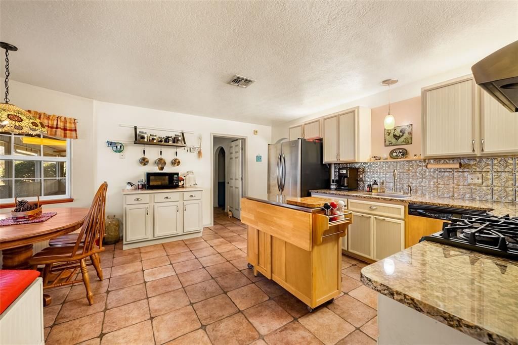 En Venta: $629,900 (5 camas, 4 baños, 2682 Pies cuadrados)
