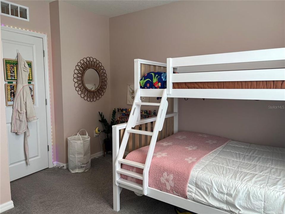 En Venta: $284,999 (3 camas, 2 baños, 1785 Pies cuadrados)