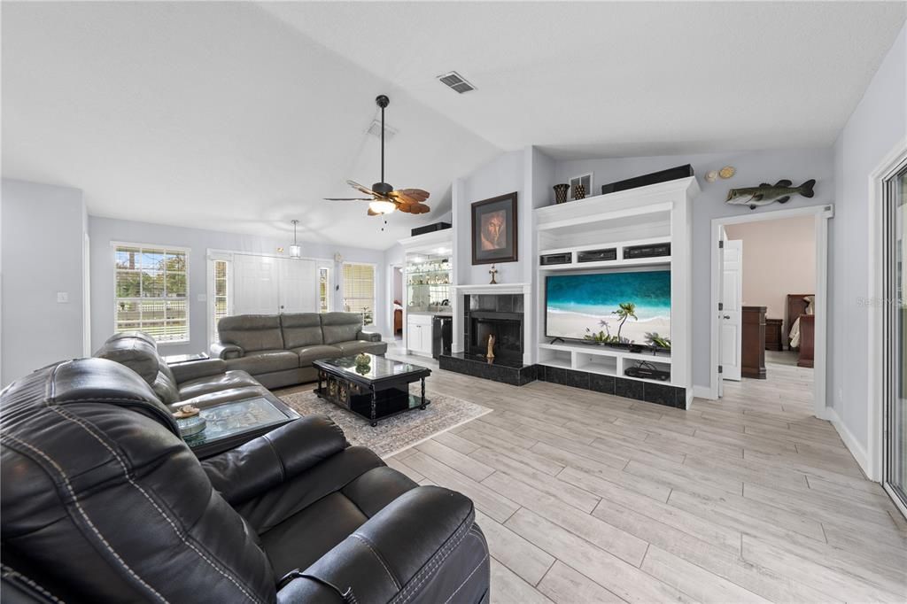 For Sale: $785,000 (4 beds, 3 baths, 2147 Square Feet)