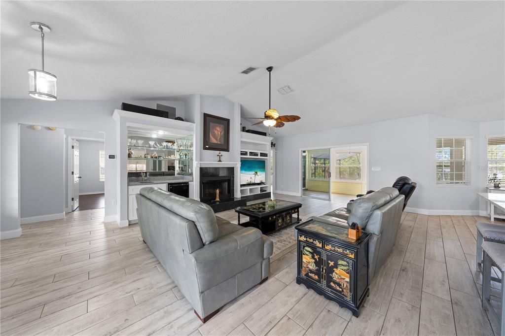 For Sale: $785,000 (4 beds, 3 baths, 2147 Square Feet)