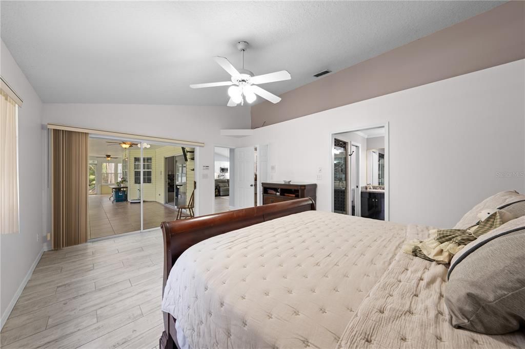 For Sale: $785,000 (4 beds, 3 baths, 2147 Square Feet)