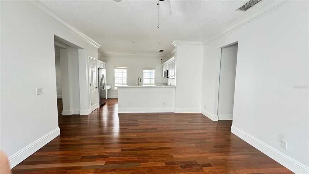 Activo con contrato: $675,000 (3 camas, 2 baños, 1416 Pies cuadrados)