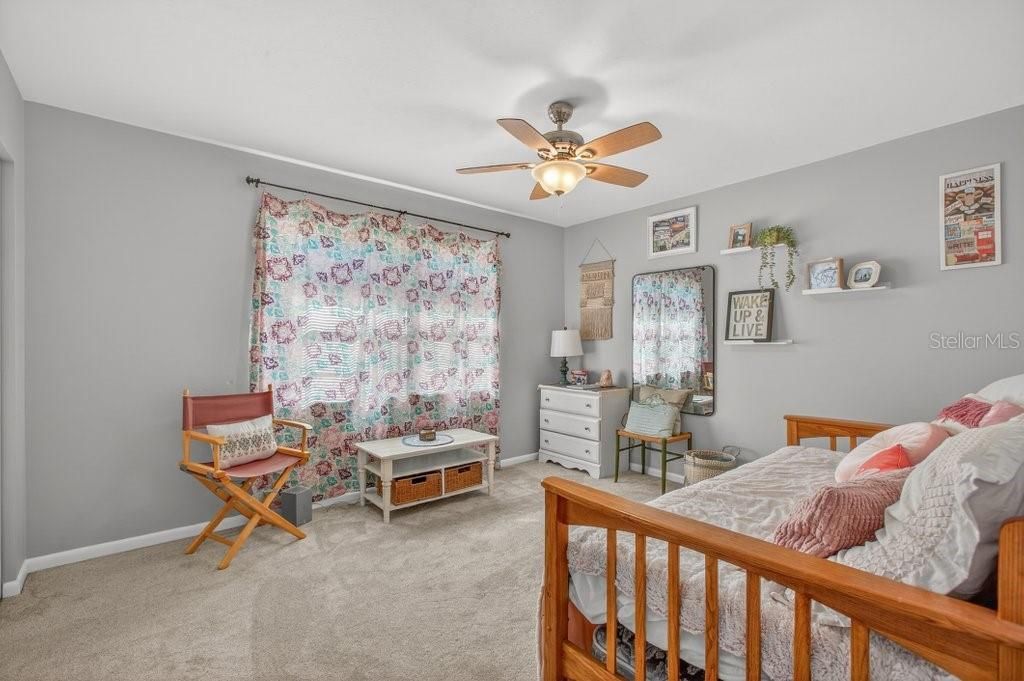 На продажу: $190,000 (2 спален, 2 ванн, 1225 Квадратных фут)