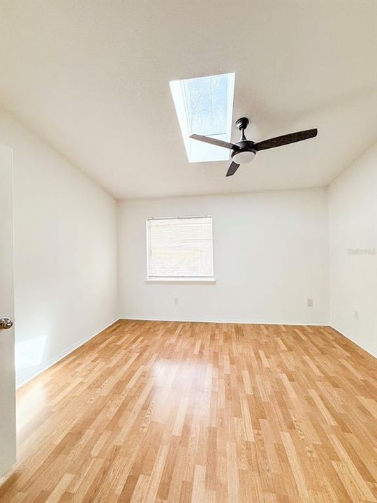 На продажу: $199,000 (2 спален, 2 ванн, 1092 Квадратных фут)