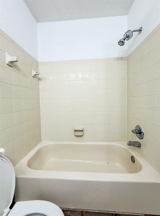 На продажу: $199,000 (2 спален, 2 ванн, 1092 Квадратных фут)
