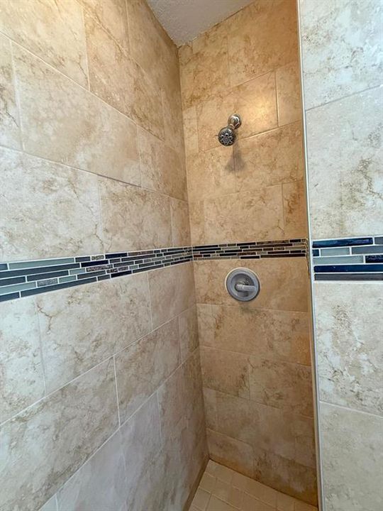На продажу: $199,000 (2 спален, 2 ванн, 1092 Квадратных фут)