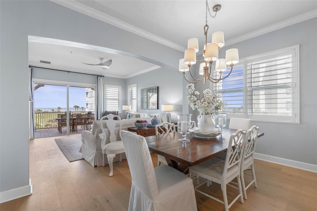 En Venta: $887,500 (3 camas, 3 baños, 2003 Pies cuadrados)