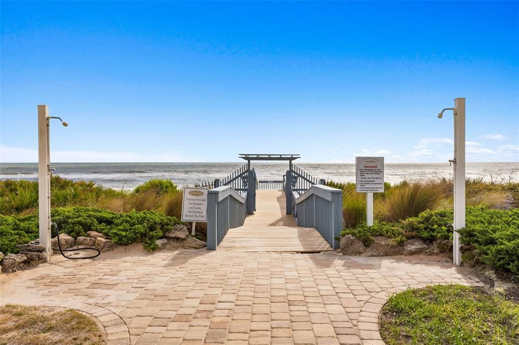 En Venta: $887,500 (3 camas, 3 baños, 2003 Pies cuadrados)