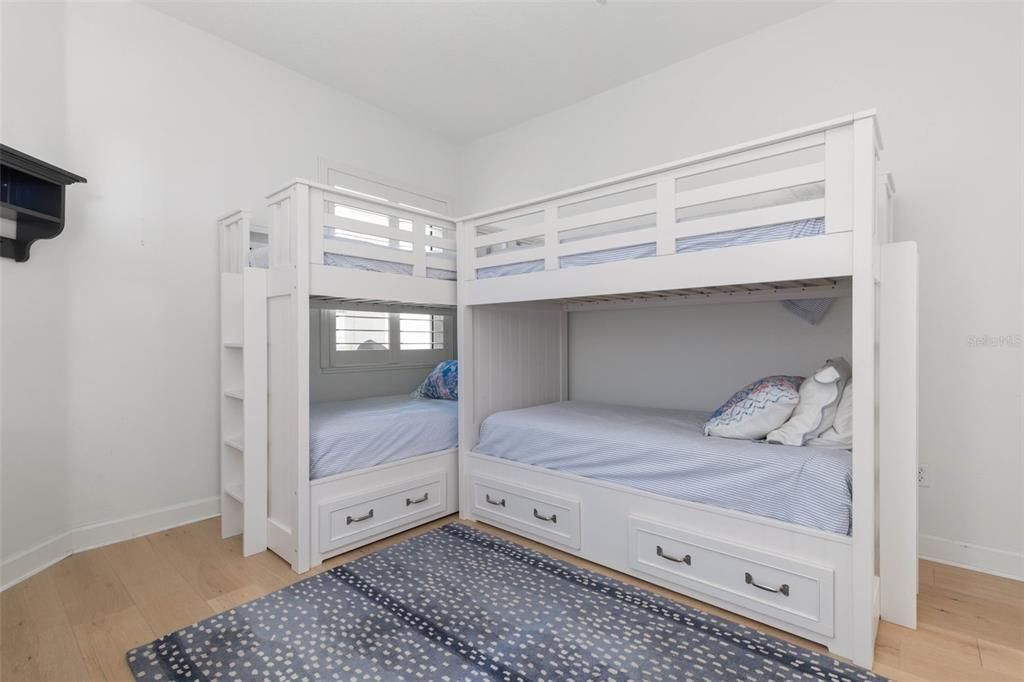 En Venta: $887,500 (3 camas, 3 baños, 2003 Pies cuadrados)