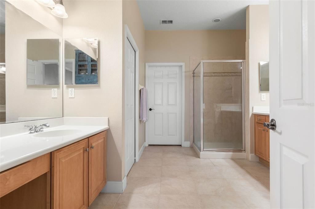 En Venta: $887,500 (3 camas, 3 baños, 2003 Pies cuadrados)