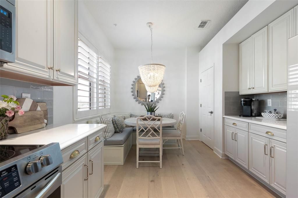 En Venta: $887,500 (3 camas, 3 baños, 2003 Pies cuadrados)