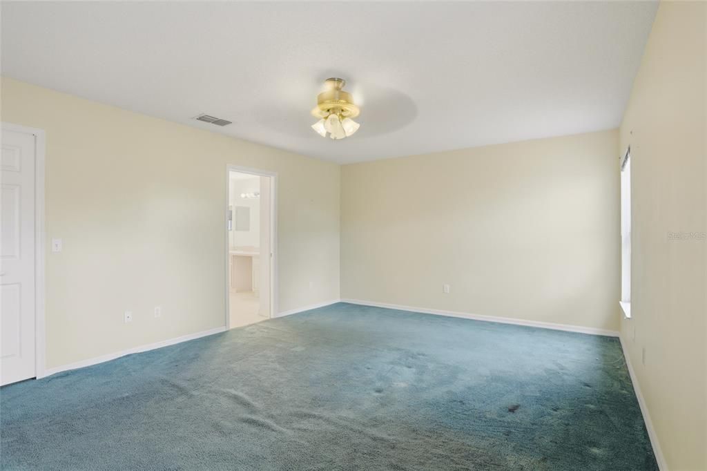 For Sale: $375,000 (4 beds, 2 baths, 1820 Square Feet)