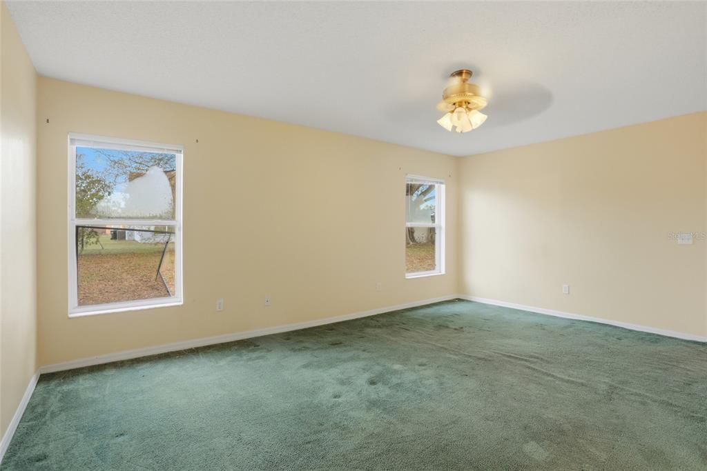 For Sale: $375,000 (4 beds, 2 baths, 1820 Square Feet)
