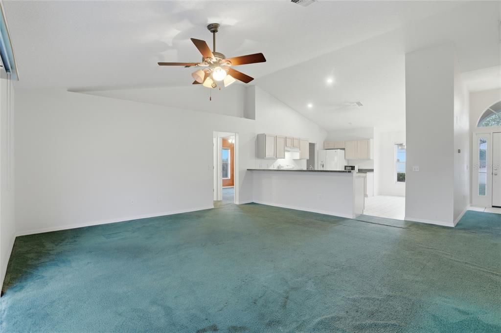 For Sale: $375,000 (4 beds, 2 baths, 1820 Square Feet)