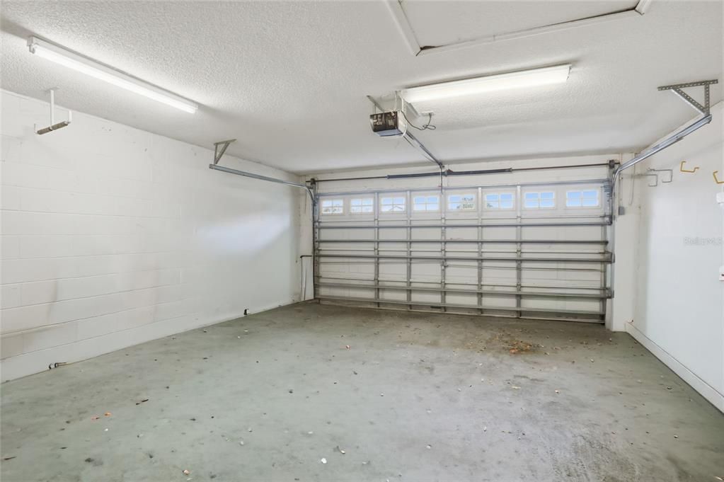 For Sale: $375,000 (4 beds, 2 baths, 1820 Square Feet)
