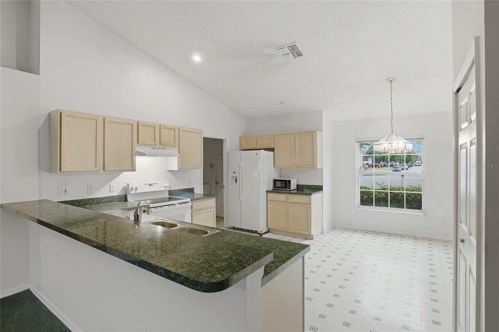For Sale: $375,000 (4 beds, 2 baths, 1820 Square Feet)