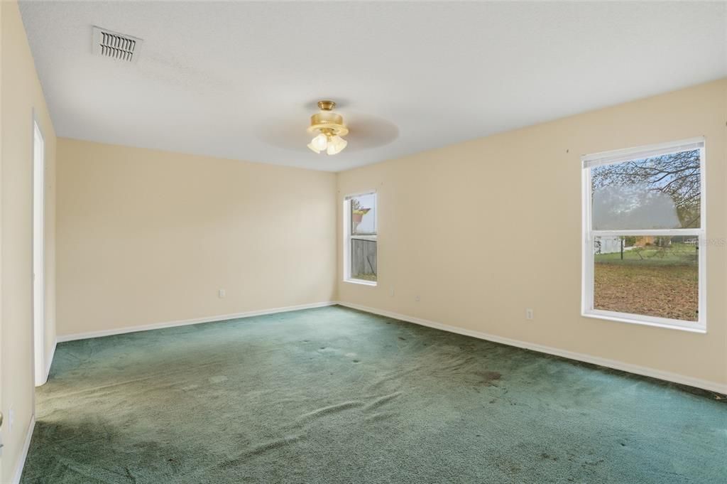 For Sale: $375,000 (4 beds, 2 baths, 1820 Square Feet)