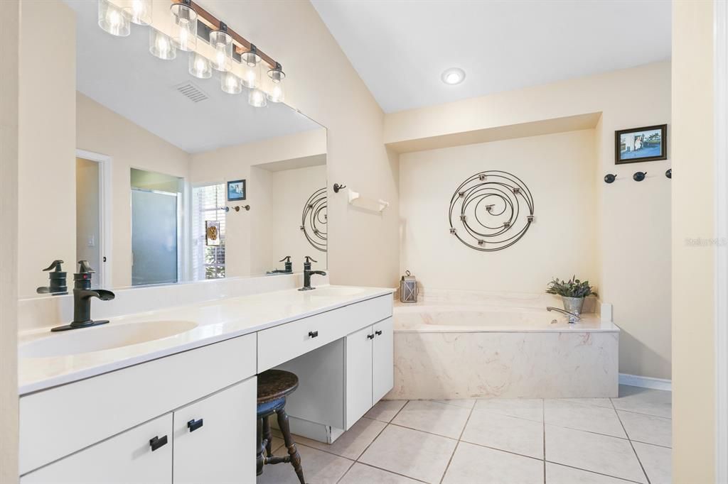 Active With Contract: $400,000 (3 beds, 2 baths, 1857 Square Feet)