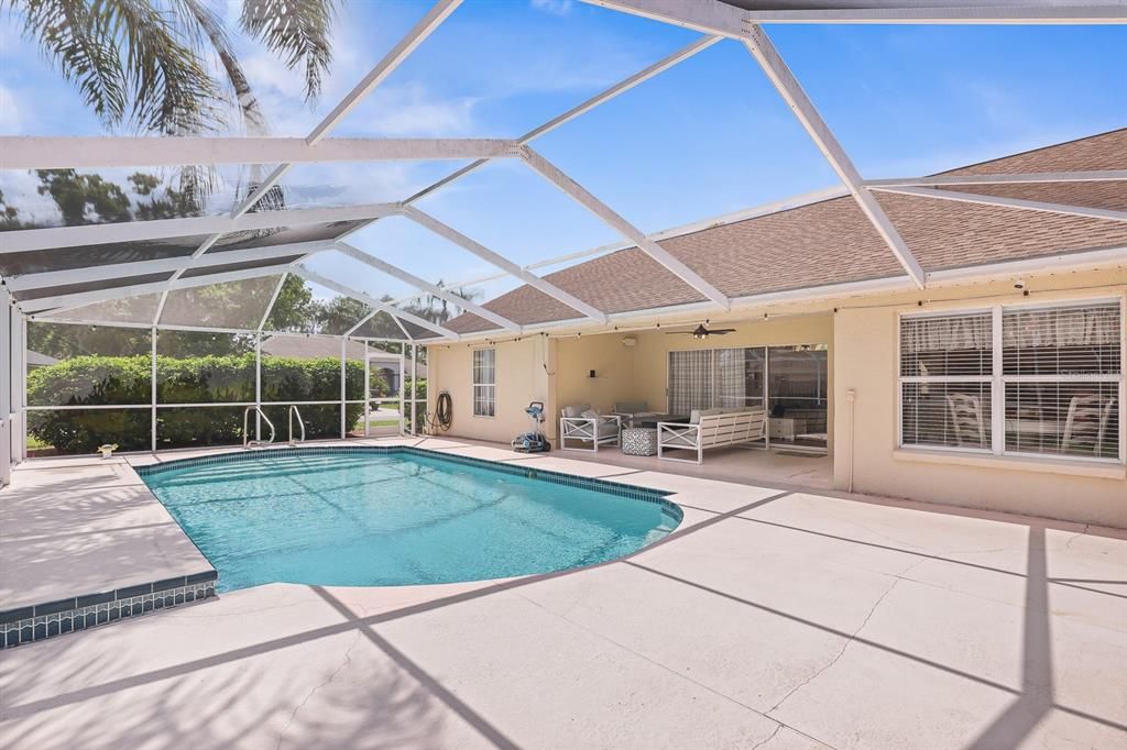 Active With Contract: $400,000 (3 beds, 2 baths, 1857 Square Feet)