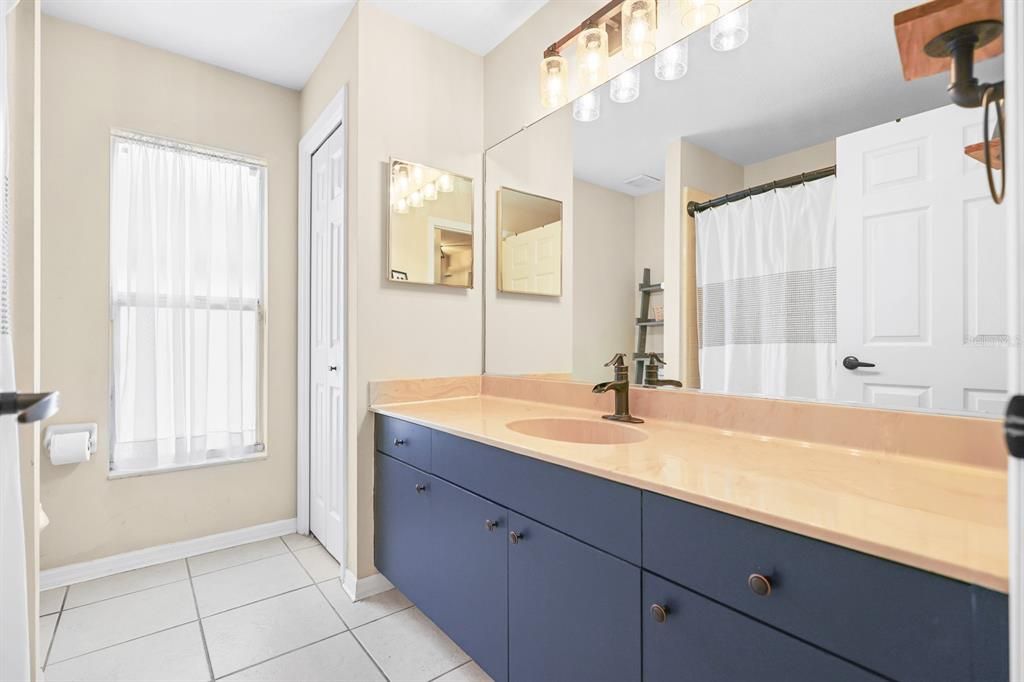 Active With Contract: $400,000 (3 beds, 2 baths, 1857 Square Feet)