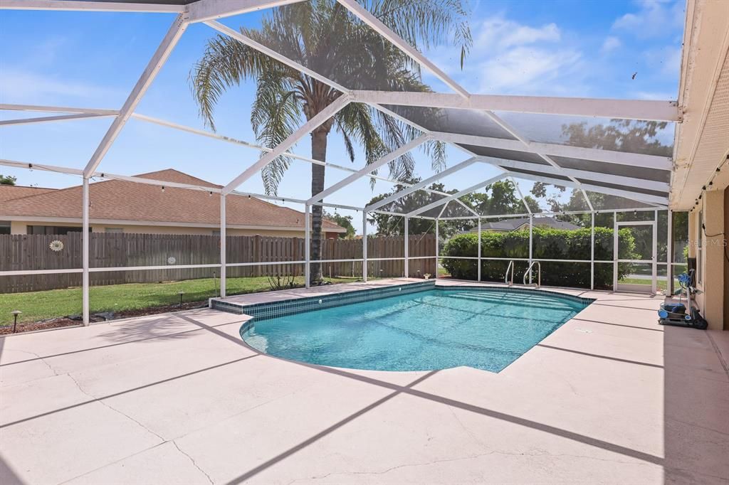 Active With Contract: $400,000 (3 beds, 2 baths, 1857 Square Feet)