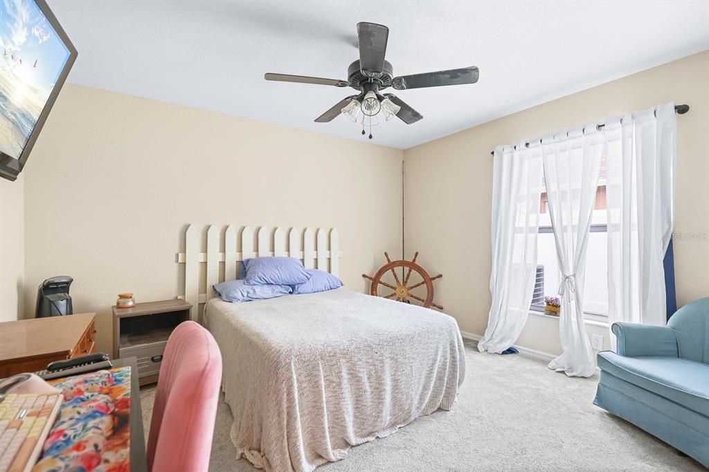 Active With Contract: $400,000 (3 beds, 2 baths, 1857 Square Feet)